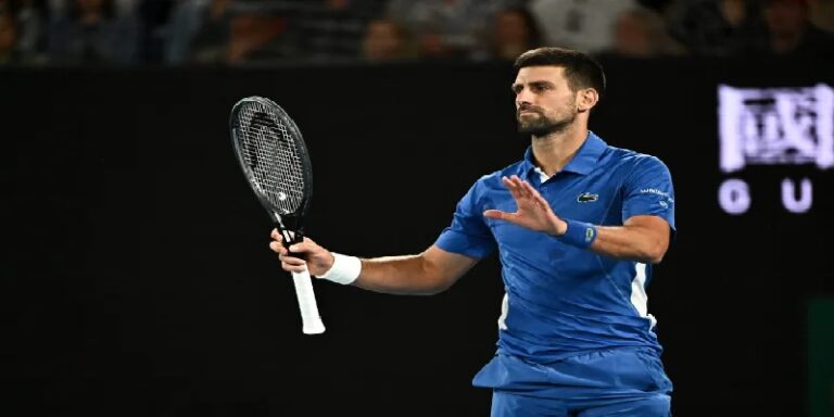 مذيع رياضي يعتذر لديوكوفيتش