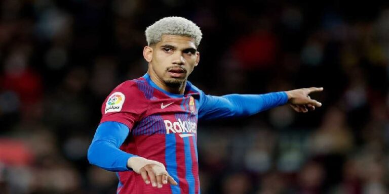 أراوخو يجدد عقده مع برشلونة