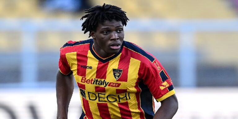 مدافع ليتشي على رادار مانشستر يونايتد