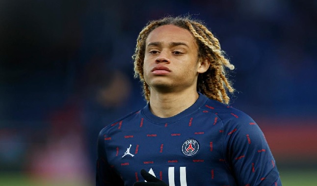 سيمونز ينتقل بشكل نهائي إلى لايبزغ