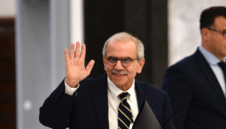 سلام: شكراً لكل من علّمني حرفاً