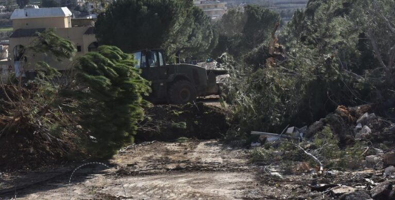 جيش الإحتلال يقتحم نابلس بـ40 آلية