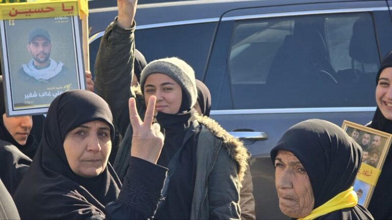 الأهالي يدخلون إلى حولا (فيديو)