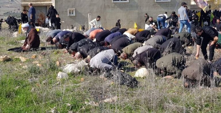 رفع الأذان في بلدة حولا (فيديو)