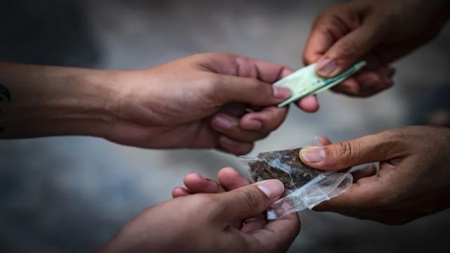 مروّج مخدرات بقبضة الأمن