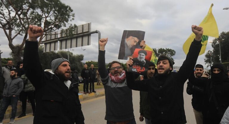 إلى جوزيف عون ونواف سلام: السلم الأهلي رهن موقفكم