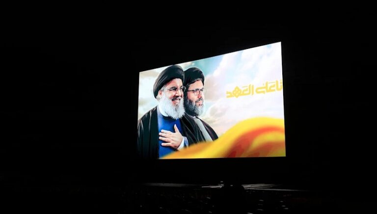 بدء توافد المشاركين في تشييع صفي الدين إلى دير قانون النهر