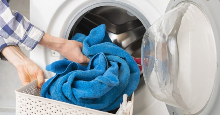 عدد المرات المثالية لغسل المناشف اليومية