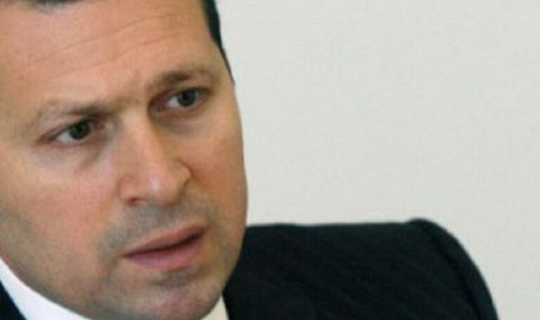 من هو وزير المهجرين؟