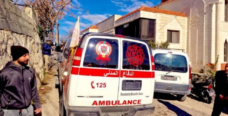 الدفاع المدني: إنقاذ ثلاثة مواطنين ضلّوا طريقهم في وادي الصليب