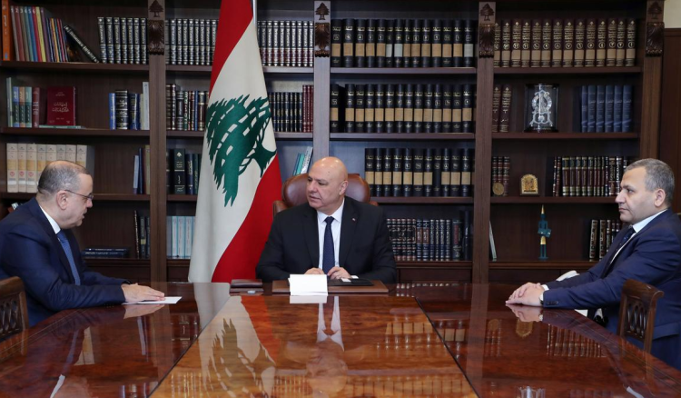 عون يبحث الأوضاع جنوباً