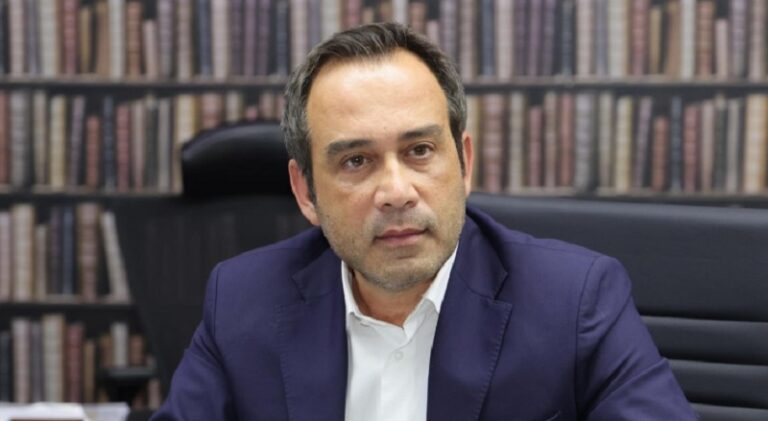 بدر: سلام يتعاطى بـ”استنسابية”