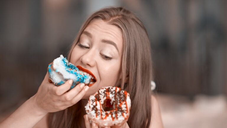 لماذا يصعب علينا مقاومة الحلوى؟