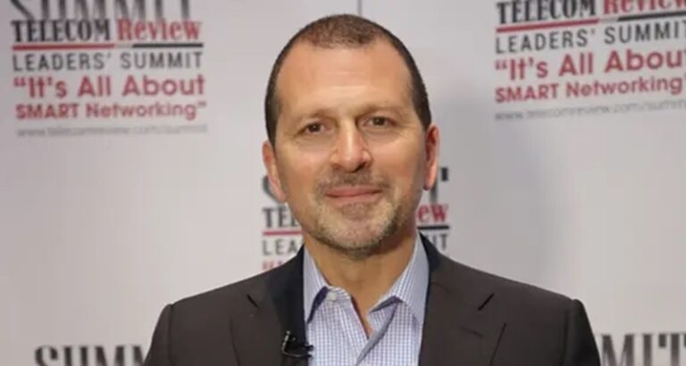 شحادة يتسلم وزارة المهجرين: ورشة الإعمار تتطلب تكاتف جهود وزارات عدة