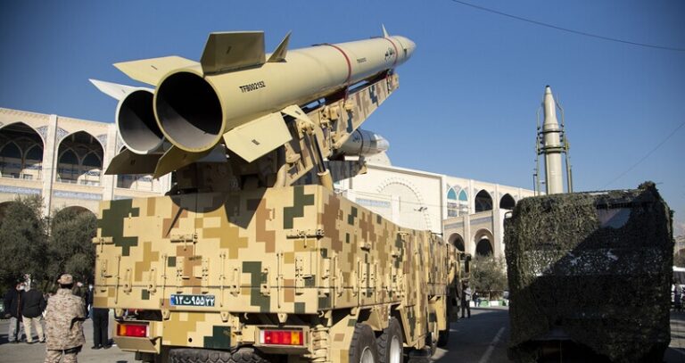 خامنئي وجه بزيادة مدى الصواريخ الإيرانية؟