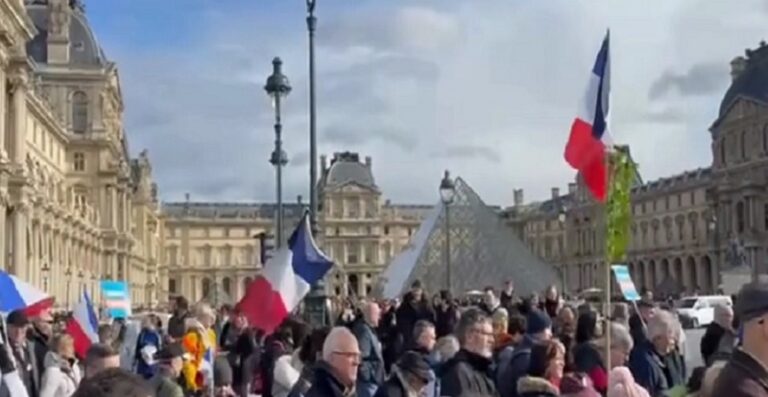 بالفيديو.. تظاهرات في فرنسا تطالب بالخروج من الاتحاد الأوروبي و”الناتو”