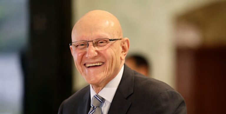 تمام سلام بذكرى الحريري: يرحل الرجال العظماء بأجسادهم لكن أفكارهم تبقى خالدة