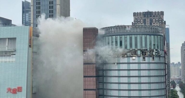 قتيل و9 إصابات بانفجار مركز تجاري في تايوان (فيديو)