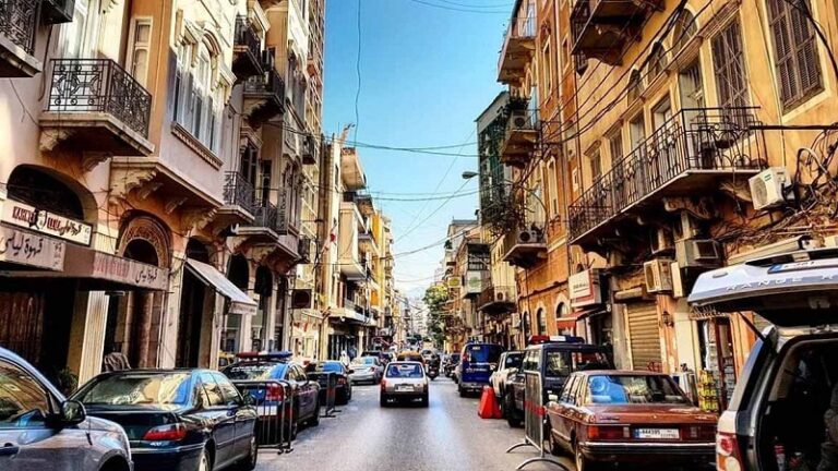 سرقة علنيّة في الجميزة! (فيديو)