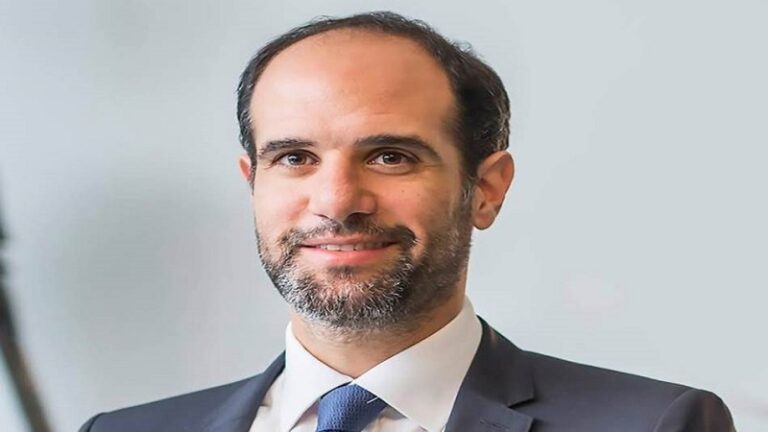 رسامني: منعنا هبوط الطائرة الإيرانية بسبب التهديدات