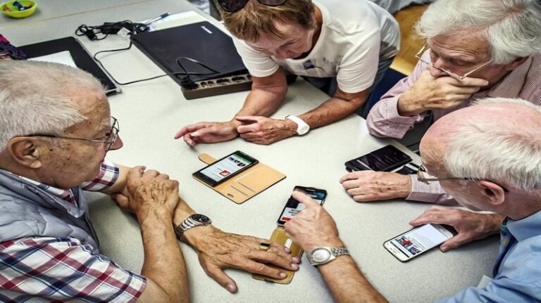 تأثير شبكات التواصل الإجتماعي على الدماغ