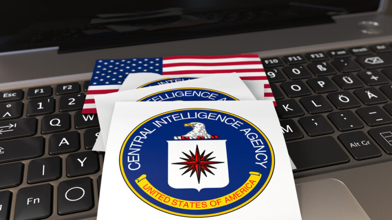 “سي أي إي” تعرض هوية عملائها للخطر