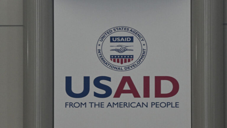 “يو اس آيد” تفاخر بدعم “ثورة الأرز” في لبنان.. والثورات حول العالم! (صوَر)