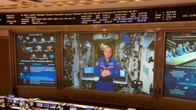 بالفيديو ـ رائد فضاء يقدم أطروحة الماجستير من الفضاء!