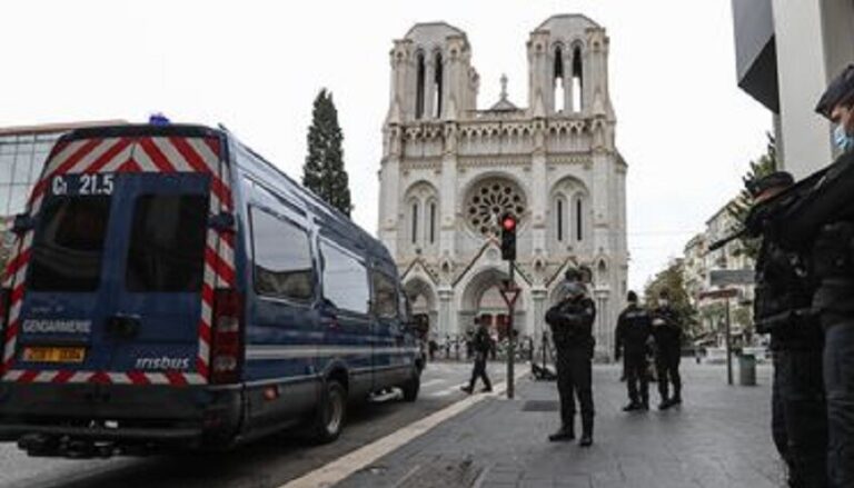 بدء محاكمة المتهم بقتل 3 أشخاص في كنيسة فرنسية