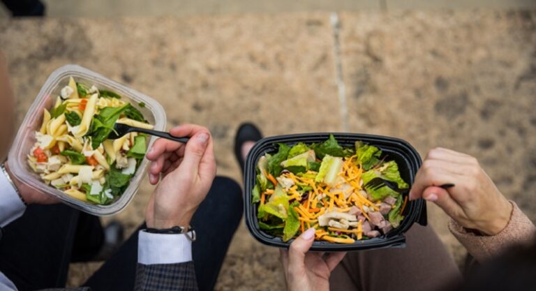 العبوات البلاستيكية تهدد حياتك!