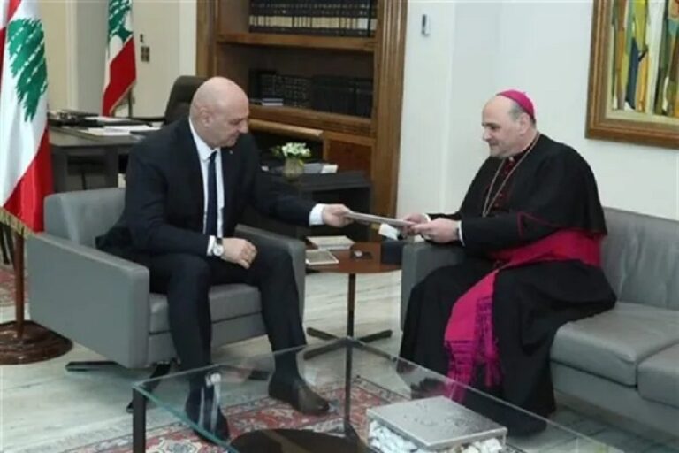 رسالة من البابا فرنسيس إلى الرئيس عون