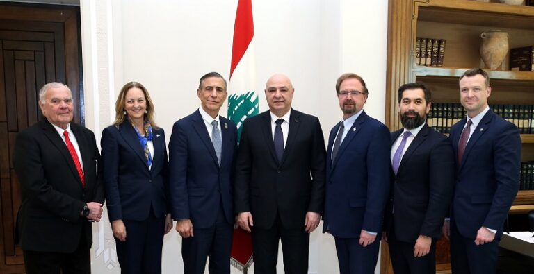 عون لوفد الكونغرس: إضغطوا على “إسرائيل”