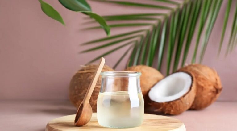 زيت جوز الهند مضر للشعر؟