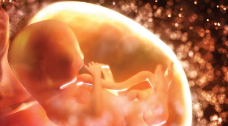 إنقاذ جنين من مرض قاتل قبل ولادته!