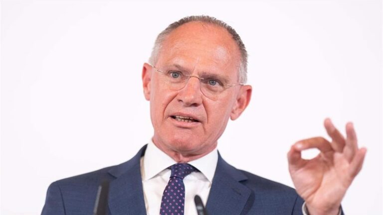 وزير الداخلية النمساوي: الهجوم طعناً مرتبط بـ”داعش”