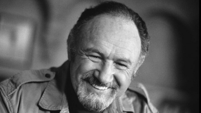 العثور على ممثل أميركي وزوجته ميتَين في منزلهما