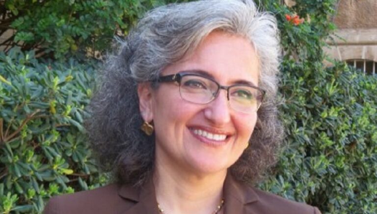 من هي وزيرة التربية؟