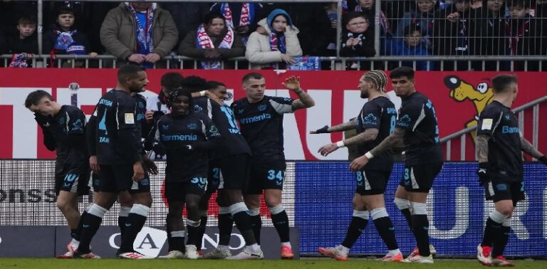 الدوري الألماني لكرة القدم: ليفركوزن يواصل ضغطه على بايرن ميونخ بثنائية في مرمى كيل