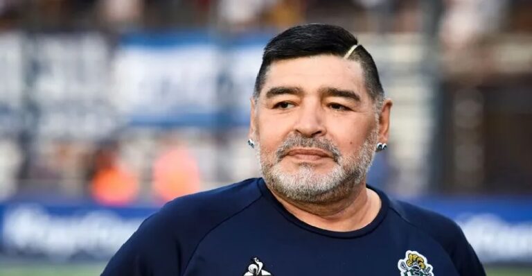 ابنة مارادونا تكشف كواليس وفاة والدها: عائلتي تخاف من المافيا