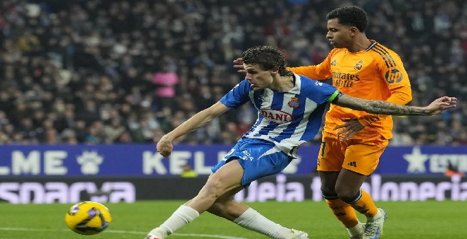 إسبانيول يُسقط ريال مدريد ويُسدي خدمة لبرشلونة وأتلتيكو مدريد