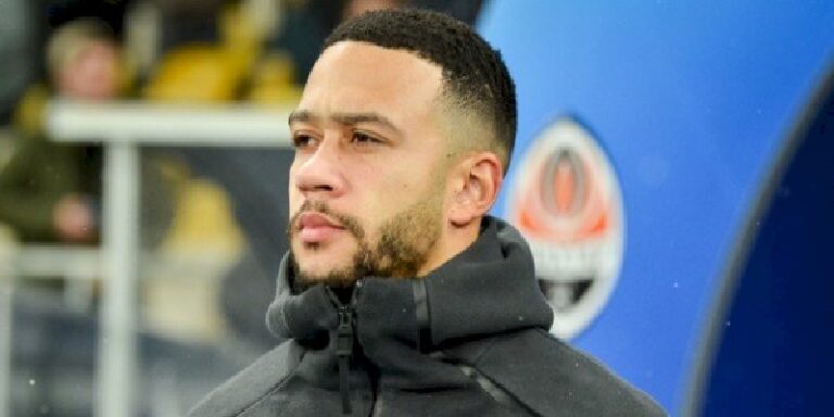 ديباي يدخل عالم الغناء