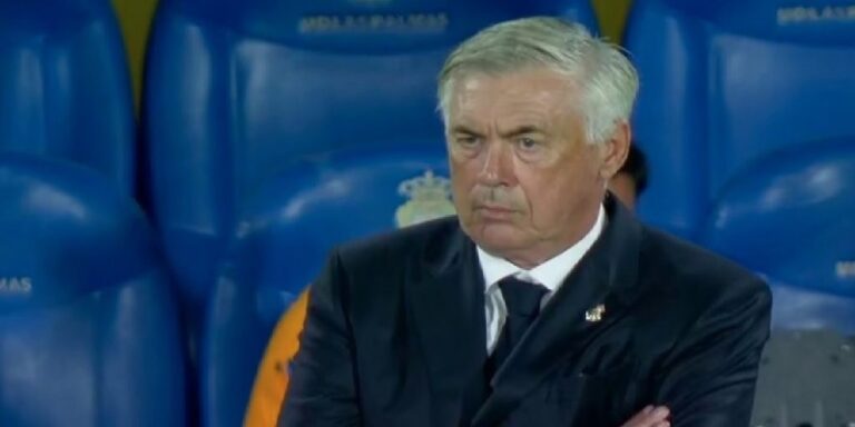 أنشيلوتي هدّد بتغيير نجوم ريال مدريد بين شوطي لقاء أتلتيكو