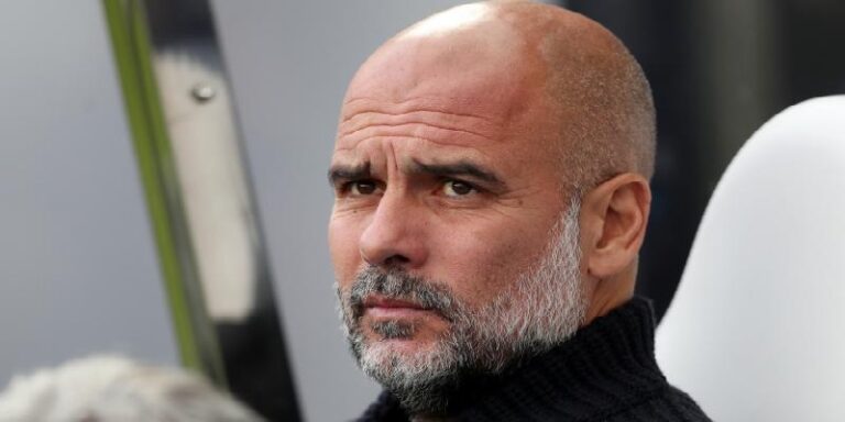 غوارديولا يُشيد ببرشلونة فليك