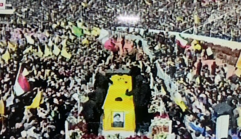 جثمان الشهيد السيد بين “أشرف الناس” (فيديو)