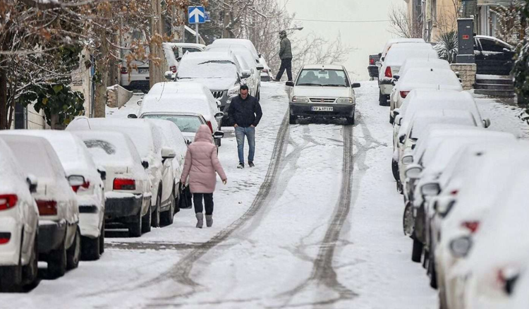 إغلاق مدارس وإدارات حكومية في إيران لتقليص استهلاك الطاقة