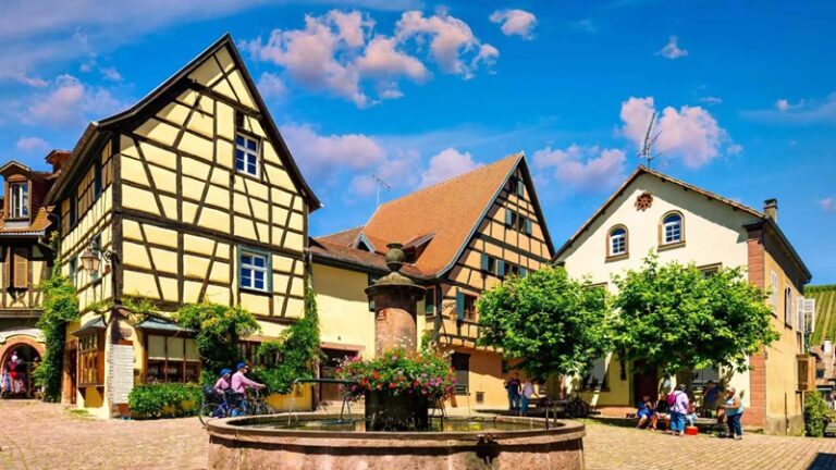 “ريكويهر” مدينة لا تتأثر بالزمن!