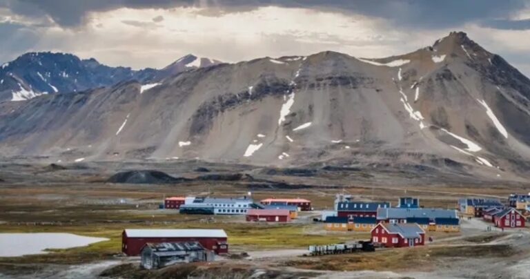 جزيرة يحظر فيها الدفن والولادة!