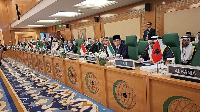 “منظمة التعاون” تُعيد عضوية سوريا وتتبنى الخطة المصرية بشأن غزة