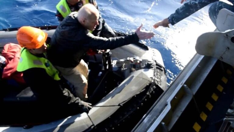 6 قتلى و19 جريحاً بغرق غواصة في البحر الأحمر