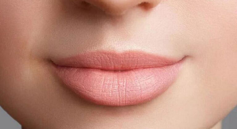 موضة “نفخ الشفاه” تغزو لبنان.. وللمراهقات حصة كبيرة!